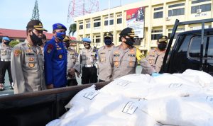 Polda Kalsel Berikan bantuan 155 Ton Beras