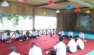 Ditepi Pantai Bupati Pimpin Rapat Koordinasi