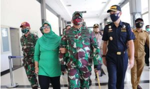 Danrem 121/Alambhana Wanawai Kunjungi PLBN Entikong