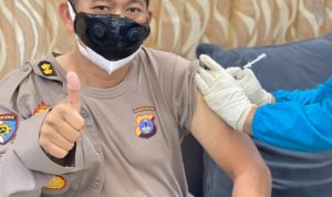 Disuntik vaksin Corona, AKBP Takdir Mattanete Bersyukur Proses vaksin Kalsel  lancar