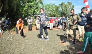 Bupati Wabup ikut Gotong royong perbaiki jalan
