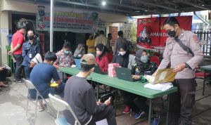 Bid Dokkes Polda Kalsel Gelar Vaksinasi Massal untuk Anak-Anak