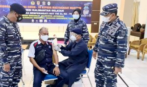 TIM VAKSINATOR TNI AL – LANAL BANJARMASIN, GENCARKAN SERVAK COVID-19 DI ULM