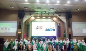 PWNU Fatayat Kalsel Daulat 10 wanita Inspiratif  digelaran Talk Show