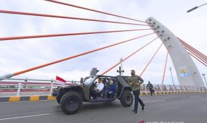 Jokowi pergunakan kendaraan taktis untuk jajal Jembatan SeiAlalak