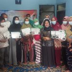 Reses Dewan : Endang Bagikan Sertifikat Beasiswa Indonesia Pintar