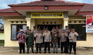 Usai Pulau Sembilan, Wakapolda Kalsel Lanjutkan Kunjungan Kerja ke Polsek Pamukan Selatan Kotabaru
