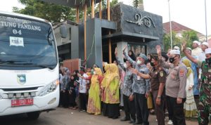 Bupati Lepas Jemaah Calon Haji Tanah Laut