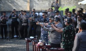 Sambut Hari Bhayangkara Ke-76, Polda Kalsel Gelar Lomba Menembak