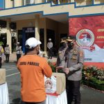 Polda Kalsel bagikan Ribuan Paket Bantuan  Kepada Warga yang Membutuhkan