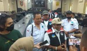 Ratusan Pendemo yang tergabung dalam ALFI-APTRINDO lakukan aksi tuntut kejelasan dapatkan BBM