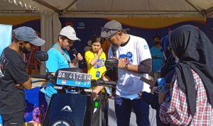 Masyarakat Antusias kunjungi stan Alessa Motor Listrik Pertama di Kalimantan