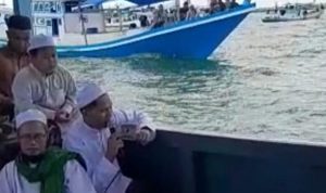 Ratusan Pengunjung hadiri  Acara Selamatan Laut  Desa Pagatan Besar