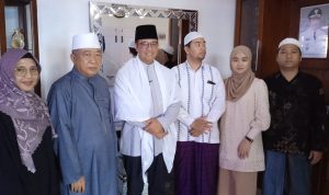 Anis Baswedan bersama Rombongan Kunjungi Guru Hatim Salman