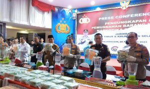 Disaksikan FORKOPIMDA, Narkoba 35 Kg jenis sabu asal  jaringan Jawa Timur dihanguskan