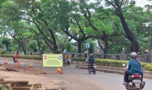 PUPR Tala laksanakan penanggulangan perbaikan bibir pantai & Pendestrian jalan A. Yani Pelaihari