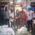 Tertimpa Angin Puting Beliung , Warga Surgi Mufti dapat Bantuan Sembako