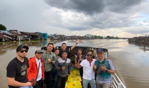 Indah, Uniknya berwisata  Menyusuri Sungai Martapura dengan menggunakan Klotok