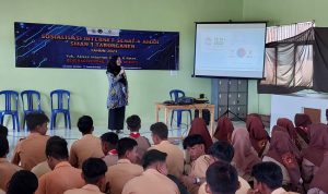 Cegah lahirnya generasi stunting, Wieke Diskominfo Batola berikan edukasi di SMAN Tabunganen