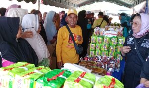 Warga Sungai Landas Serbu Pasar Murah