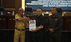 Sekda ikuti Rapat Paripurna DPRD Tala  KUA & PPAS