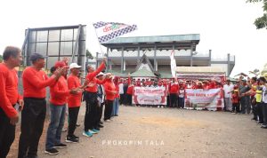 Semarakkan Kemerdekaan, Dispora-Disdik Gelar Jalan Sehat