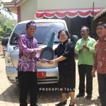 Sukamta Hibahkan Mobil Hiace Untuk GKE Maranatha Pelaihari