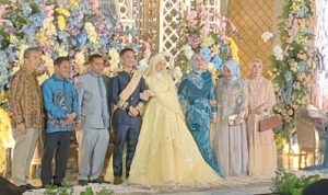 Resepsi Pernikahan Caca – Danu H Ciut dimeriahkan banyak Artis Ibukota