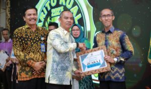 Dinas PMD Batola Juara I Inovasi Daerah tingkat Kabupaten