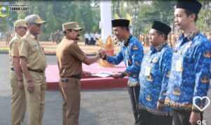 Pj Bupati Tanah Laut serahkan SK Pegawai PPPK