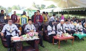 Puncak HUT PGRI dan Hari Guru Nasional Tapin  dihadiri Ribuan Guru