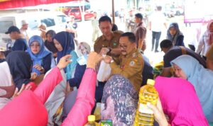 Gelar Pasar Murah, Pj Bupati Tala berikan Subsidi Harga 2 Kali