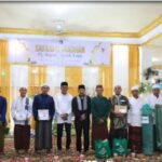 Safari Tanjung Dewa, Pj Beri Bingkisan Baju Koko dan Mukena