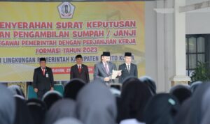 Pj. Bupati Mujiyat lantik 526 PPPK Formasi tahun 2023