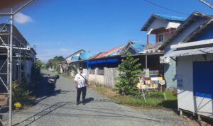 ” Pembangunan jalan pemukiman Desa Berangas Timur sedang dikerjakan “