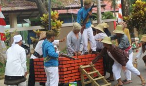 Bertemakan Perjuangan Demang Lehman, SMPN 1 Pelaihari Pemenang Karnaval Seni dan Budaya
