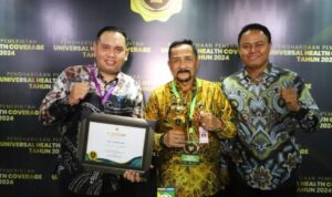 Lindungi Kesehatan Warga, Pemkab Tala Terima Penghargaan Kesehatan Dari Wapres