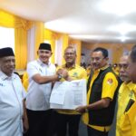 DPD GOLKAR Kalsel  serahkan SK Rahmat – Zajuli