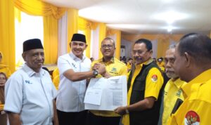 DPD GOLKAR Kalsel  serahkan SK Rahmat – Zajuli
