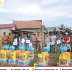 Tanggap Bencana, Pemkab Tala Serahkan Bantuan Kepada Korban Kebakaran