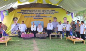 1.233 Masyarakat di Kecamatan Jorong Terima Sertifikat Tanah Program PTSL