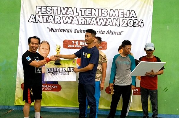 Hartawani Wartawan MEDIA PUBLIK Raih Juara II di Laga Festival Tenis Meja