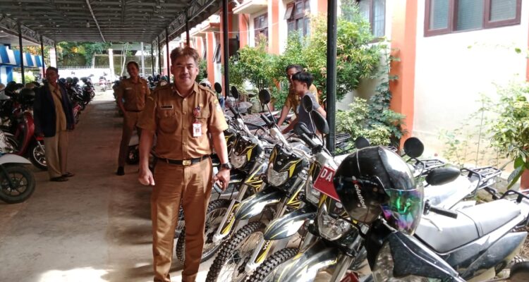 Guru & Pangawas mendapatkan bantuan Operasional Motor Roda Dua