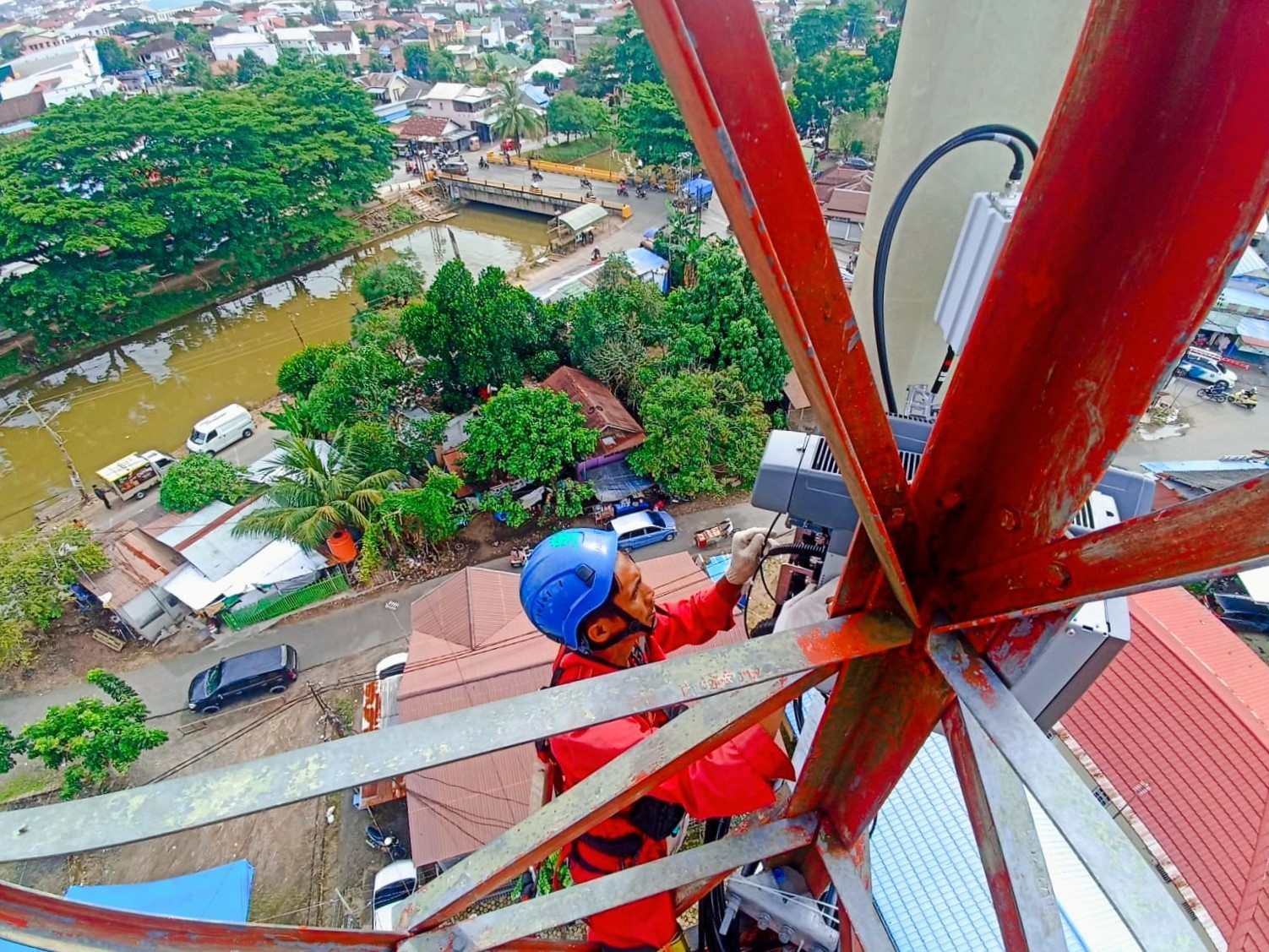 Hadir di Haul Guru Sekumpul 2025, Indosat Pastikan Keandalan Jaringan