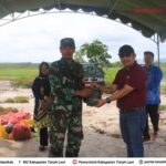 Bersama DPRKPLH Tanah Laut,  300 Bibit Pohon ditanam di Embung Pulau Sari