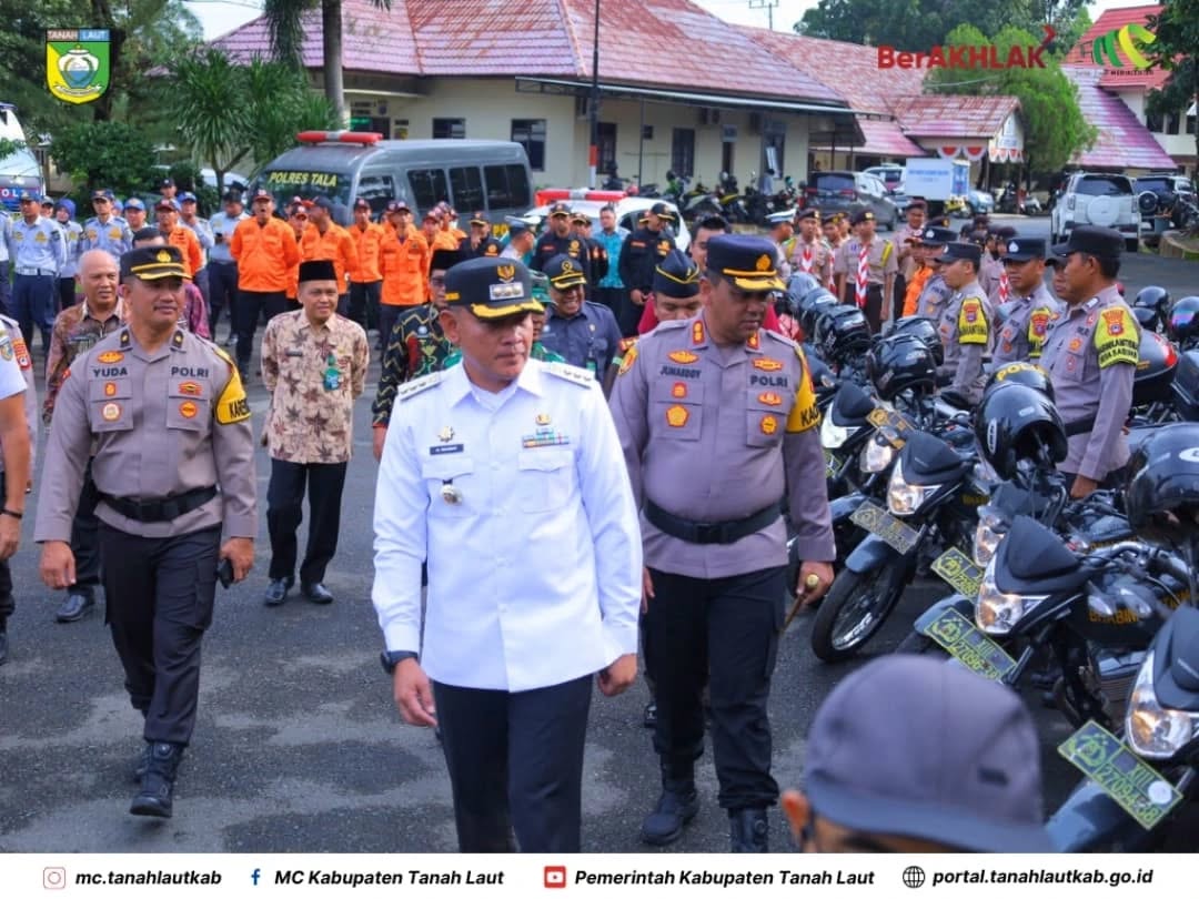 H. Rahmat Trianto Pimpin Apel Gelar Pasukan Kesiapan Pam Idul Fitri 1446 H
