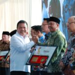 Bupati Batola H.Bahrul ilmi Terima Penghargaan Dari Kabin RI