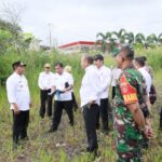 Tinjau Rencana Pembangunan Puskesmas, kedepan  Bupati Bahrul Ilmi  berharap di Anjir dibangun Rumah Sakit
