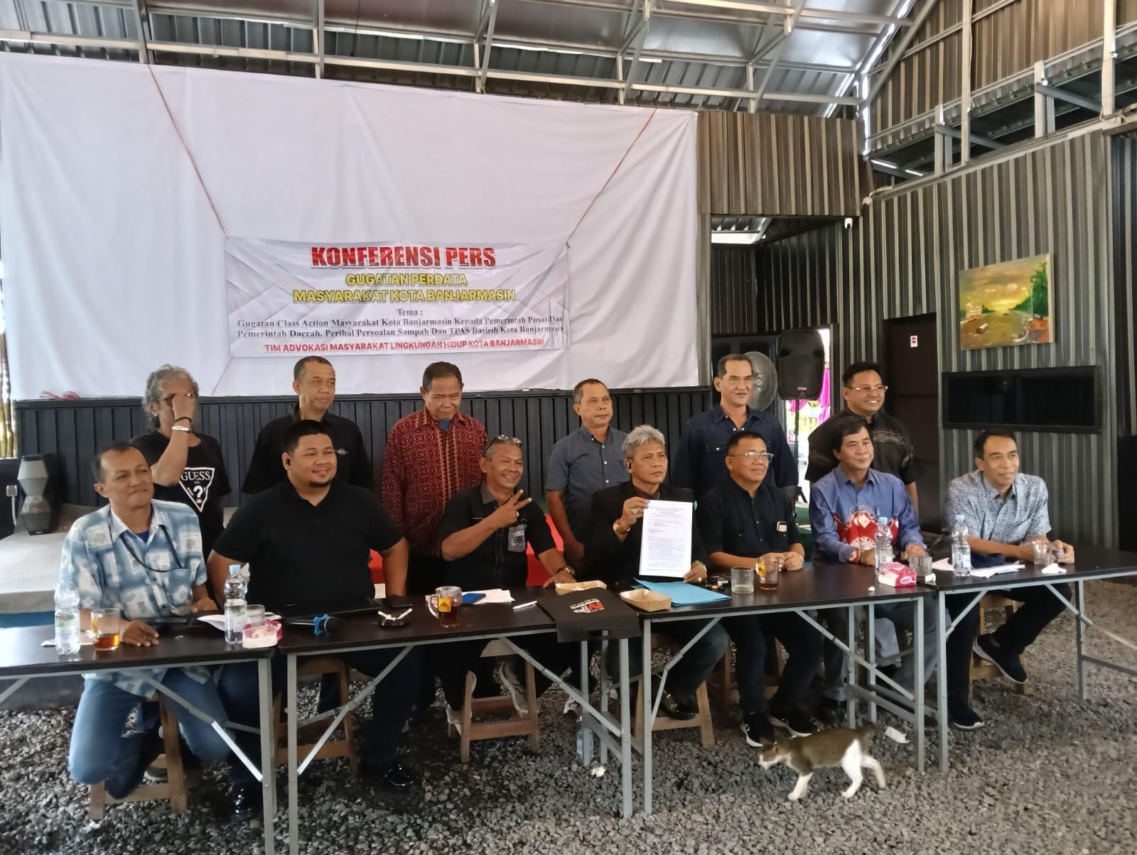 TIM 7 Banjarmasin Gelar Konfrensi Pers Gugat Sampah Bermasalah di Banjarmasin