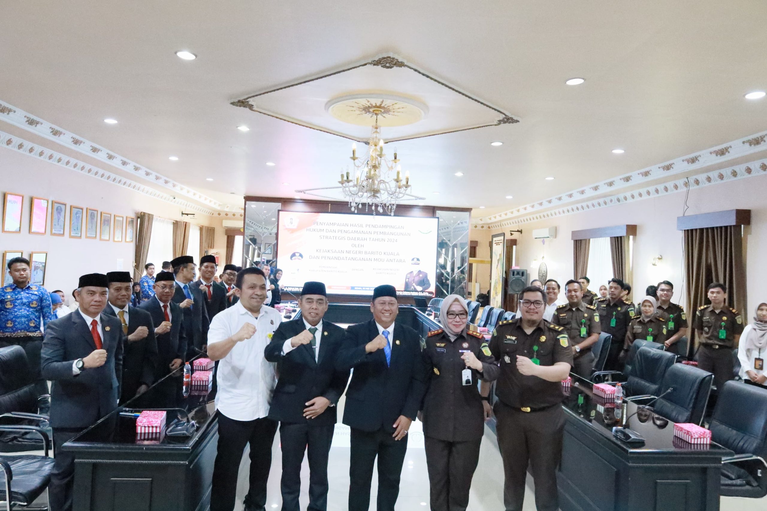 Pemkab Barito Kuala Tinjau Capaian Penyelesaian Sertifikat Tanah                 Eks Transmigrasi